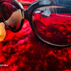 GUCCI FLASH SALE 40$ Off * treat yourself ** u deserve it ....GG0468s sunglasses
